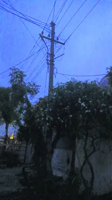 వెలగని వీధి దీపాలు