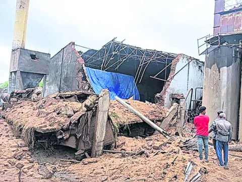 రైస్మిల్లులో పేలిన బాయిలర్