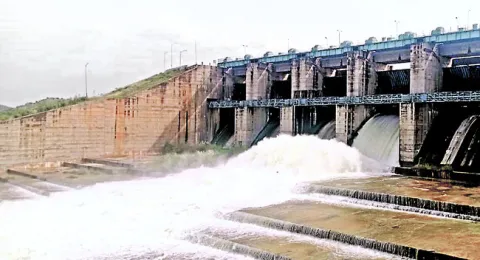 చిత్రావతికి నీటి విడుదల