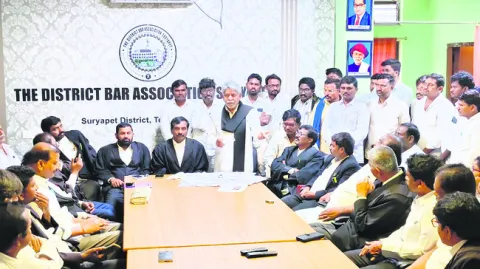 రాజ్యాంగంపై దాడిగా పరిగణించాలి