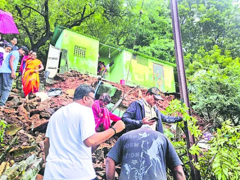 స్తంభించిన విజయవాడ..