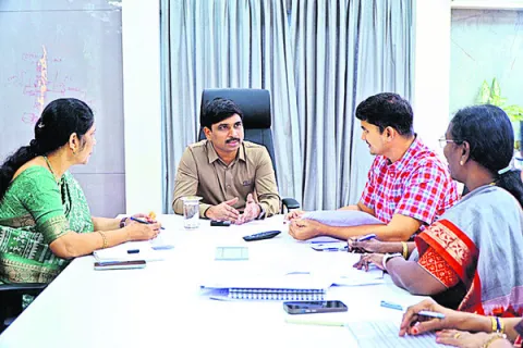 విద్యుత్‌ పునరుద్ధరణ కార్యక్రమాల్లో ఏపీఎస్‌పీడీసీఎల్‌ స