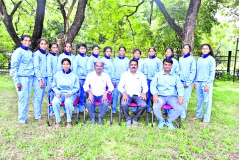 సౌత్‌జోన్‌ కబడ్డీ టోర్నమెంట్‌కు కేయూ ఉమెన్స్‌ జట్టు