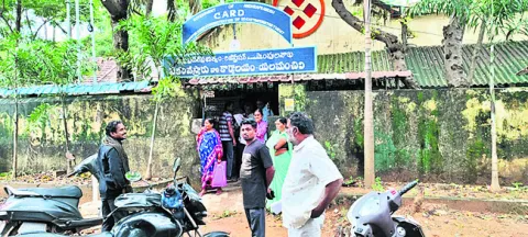 రిజిస్ట్రేషన్లకు విద్యుత్‌ కష్టాలు 