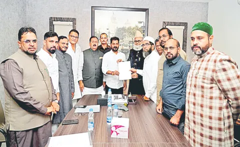 Congress leader Azharuddin Into Telangana Cabinet