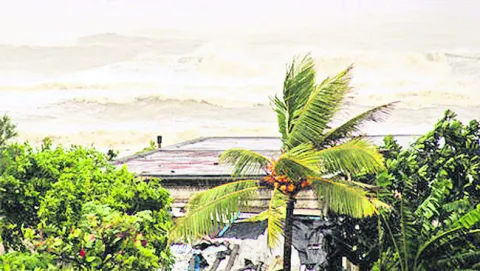 జిల్లాను తాకిన మోంథా తుపాను