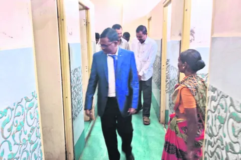 కేజీబీవీ పరిసరాలను పరిశుభ్రంగా ఉంచాలి 