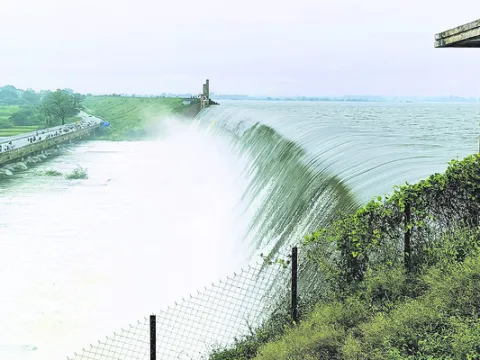 ఆగని దుందుబి ఉధృతి