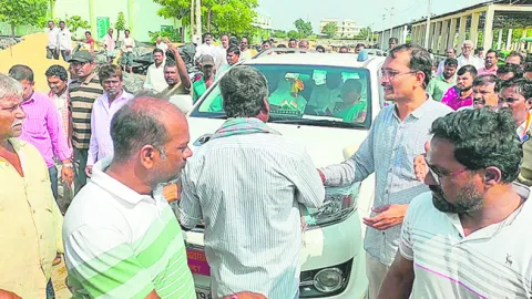 నష్టం వివరాలు సేకరించండి