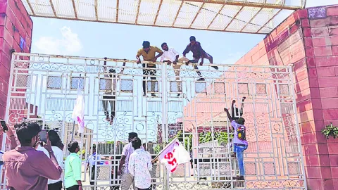 విద్యార్థుల జీవితాలతో ఆటలొద్దు