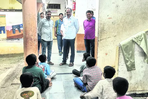 హాస్టల్‌ పరిశీలన