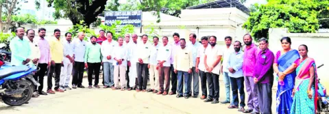 అక్రమ కేసులు ఎత్తివేసే వరకు పోరాటాలు