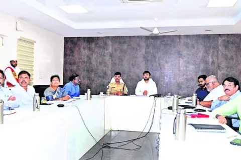 ముందస్తుగా అప్రమత్తం చేయాలి