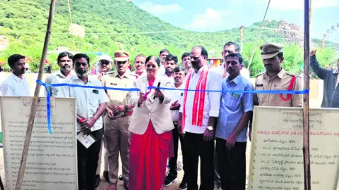 న్యాయ చట్టాలపై అవగాహన పెంచుకోవాలి 