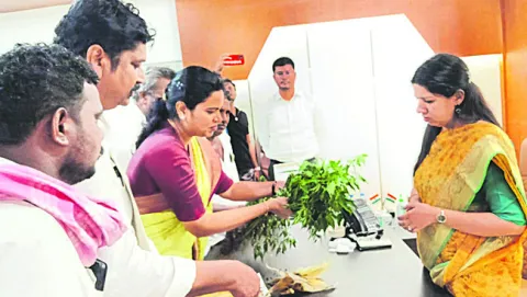 నష్టపోయిన రైతులను ఆదుకోండి