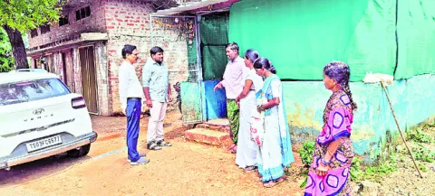 ఇంటింటి సర్వే పకడ్బందీగా చేపట్టాలి