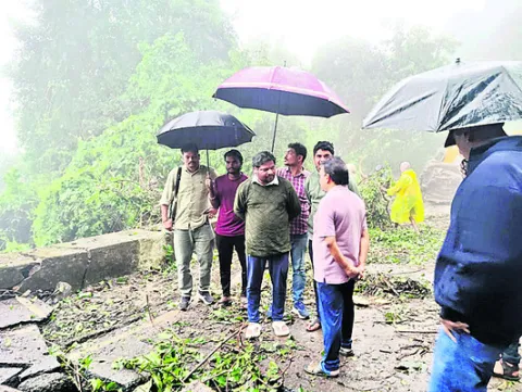 ఘాట్‌రోడ్డు పునరుద్ధరణ పనుల పరిశీలన 