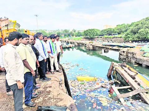 రూ.30 లక్షల నష్టపరిహారం చెల్లించాలి