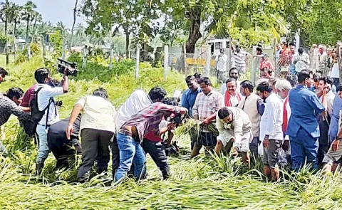 Farmers Angry On Pawan Kalyan During His Visit To Krishna District