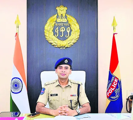 అతివలకు అండగా షీటీం