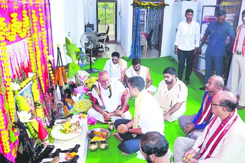 పోలీసుల ఆయుధ పూజ