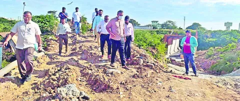 ముంపు నివారణ పనులు  పూర్తి చేయండి   