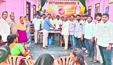 ఎన్జీవో అసోసియేషన్‌ జిల్లా అధ్యక్షుడిగా ఇస్సాక్‌ 