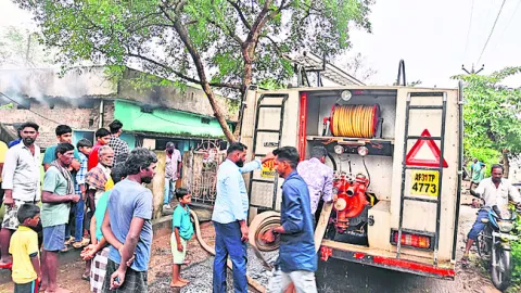విద్యుత్‌ షార్ట్‌సర్క్యూట్‌తో అగ్నిప్రమాదం

