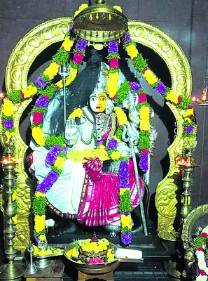 ఘనంగా సుందరేశ్వర   దుర్గాభవానీల పట్టాభిషేకం