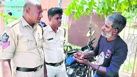 సెల్‌టవర్‌ ఎక్కి ఆత్మహత్యాయత్నం 