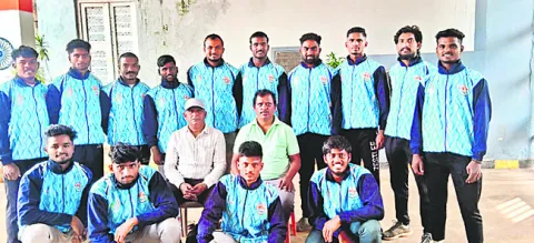 జాతీయ కబడ్డీ పోటీలకు కృష్ణా వర్సిటీ జట్టు 