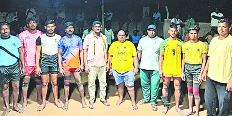 చెడుగుడు పోటీ విజేత నెల్లూరు పల్లాలమ్మ జట్టు 
