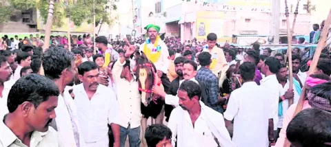వైభవంగా గుర్రాల పార్వేట