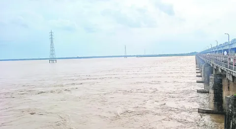 శాంతించిన గోదారమ్మ