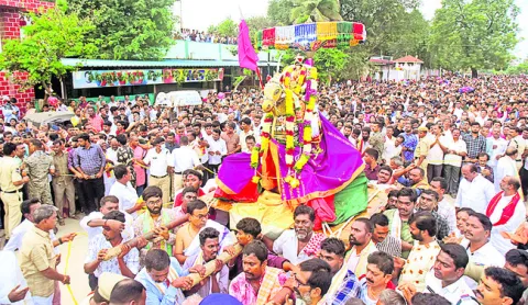 ఘనంగా