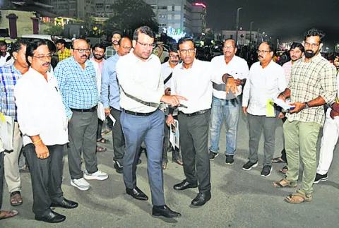 నగర సుందరీకరణ పనులు సత్వరం పూర్తి చేయండి