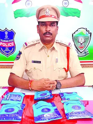 మోసగించిన ముగ్గురిపై కేసు