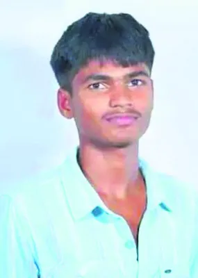 బైక్‌ కొనివ్వలేదని  విద్యార్థి ఆత్మహత్య