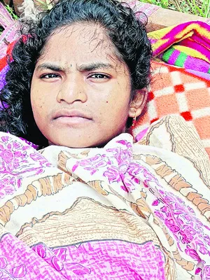 మహిళా మావోయిస్టుకు గాయాలు