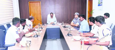 విపత్తులను సమర్థవంతంగా ఎదుర్కోవాలి 

