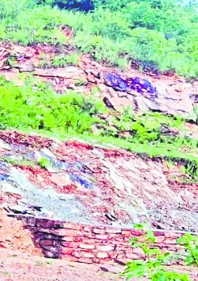 అమ్మకానికి ప్రభుత్వ స్థలాలు 
