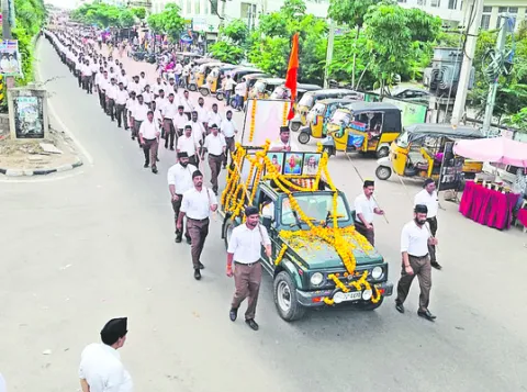 గజ్వేల్‌లో ఆర్‌ఎస్‌ఎస్‌ కవాతు