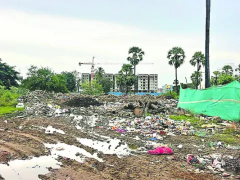 వేడుక ముగిసే.. వ్యర్థాలు మిగిలే 