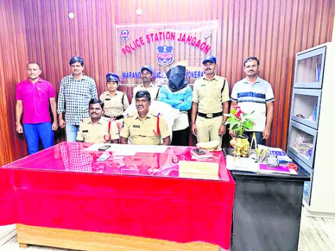 నకిలీ కానిస్టేబుల్‌ అరెస్ట్‌ 