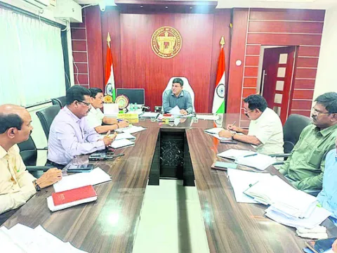 తాగునీటి సరఫరాను పర్యవేక్షించాలి