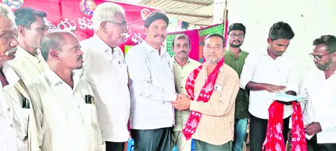 స్థానిక ఎన్నికల్లో సత్తా చాటాలి