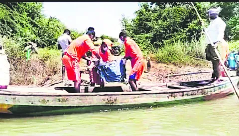 మునేరులో  గల్లంతయిన కీర్తన మృతి 