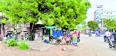 తొలగింపు.. తూతూమంత్రమే 