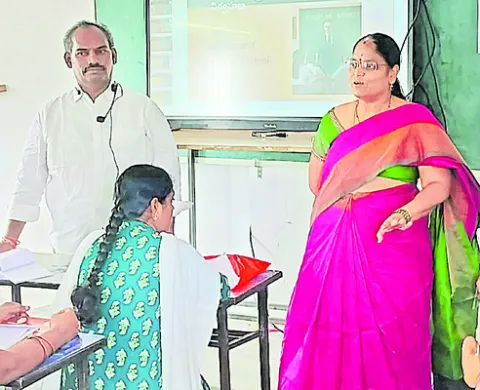 బోధనా నైపుణ్యాలు పెంచుకోవాలి 