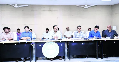 ఎన్నికలను పారదర్శకంగా నిర్వహించాలి 